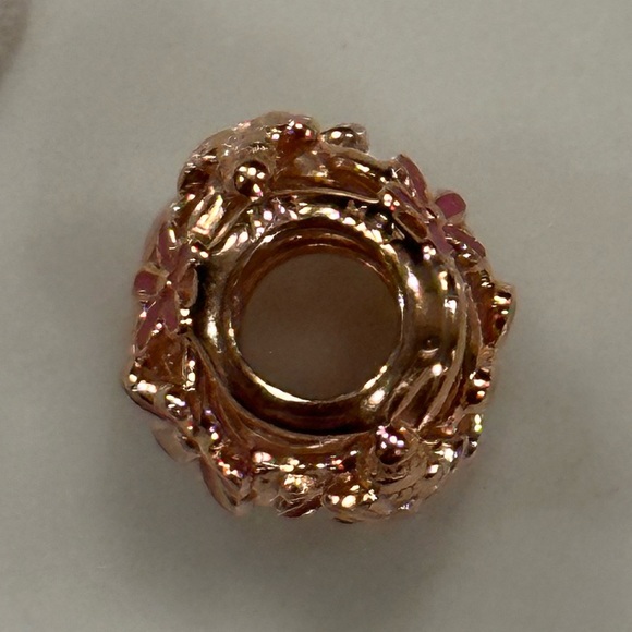 Pandora Rose Moments Openwork Pink Daisy Flower Charm - Picture 4 of 4